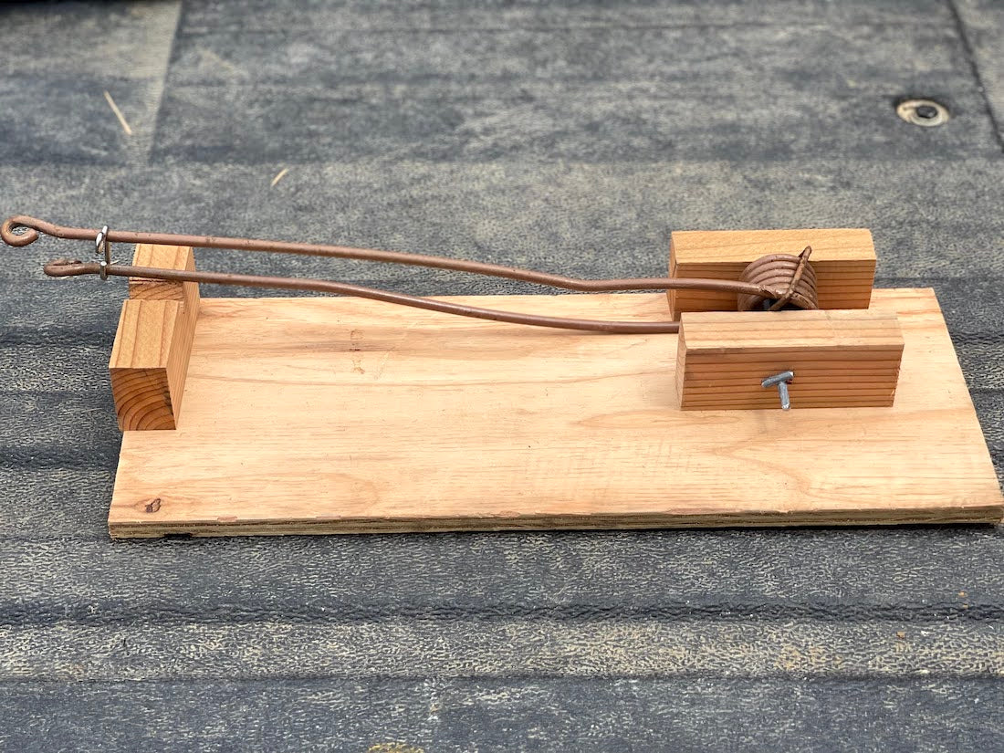 Wジャンプくくり罠※台座付き L型ねじりバネタイプ（踏み板サイズ19cm